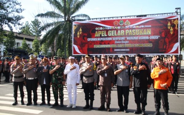 Dansat Brimob Polda Jabar Ikuti Apel Gelar Pasukan Operasi Ketupat Lodaya 2025