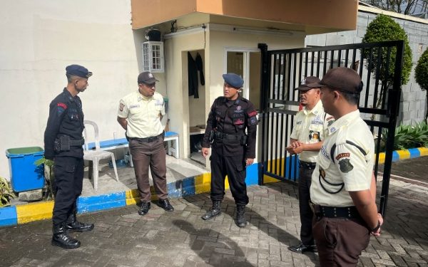 Pastikan Kamtibmas Kondusif, Brimob Cianjur Patroli ke Perum Gadog