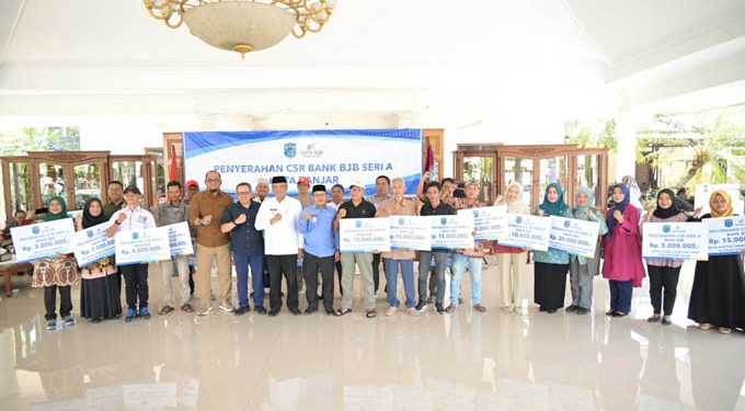 Wali Kota Banjar Serahkan CSR Bank bjb