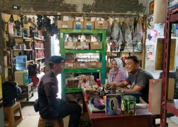 Patroli Rutin, Brimob Jabar Gencar Berikan Arahan Kamtibmas