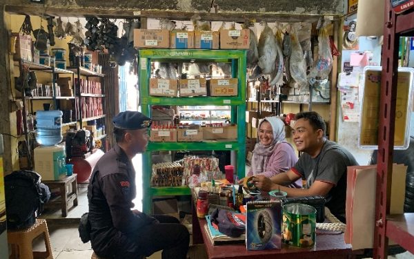 Patroli Rutin, Brimob Jabar Gencar Berikan Arahan Kamtibmas