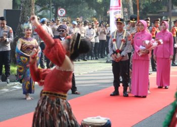 Kesenian Tradisional Khas Jawa Barat Warnai Penyambutan Kapolda Irjen Pol Rudi Setiawan