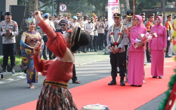 Kesenian Tradisional Khas Jawa Barat Warnai Penyambutan Kapolda Irjen Pol Rudi Setiawan
