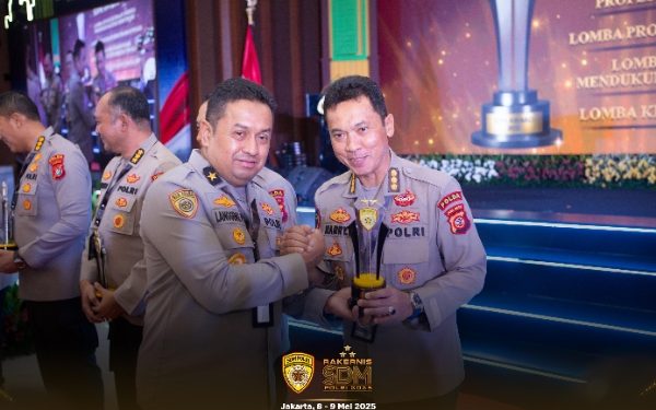 Luar Biasa,, Biro SDM Polda Jabar Raih Juara 3 Pada Rakernis SDM Tahun 2025