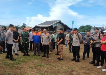 Dampingi Kapolda dan Pangdam, Dansat Brimob Jabar Tinjau Korban Ledakan Amunisi di Garut