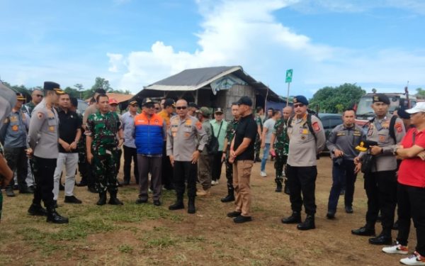 Dampingi Kapolda dan Pangdam, Dansat Brimob Jabar Tinjau Korban Ledakan Amunisi di Garut