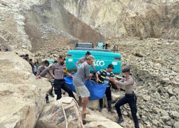 Polda Jabar  Berbela Sungkawa Atas Bencana Longsor di Galian C Gunung Kuda Cirebon